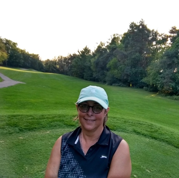 Meet your Posher, Cathy - Picture 1 of 1